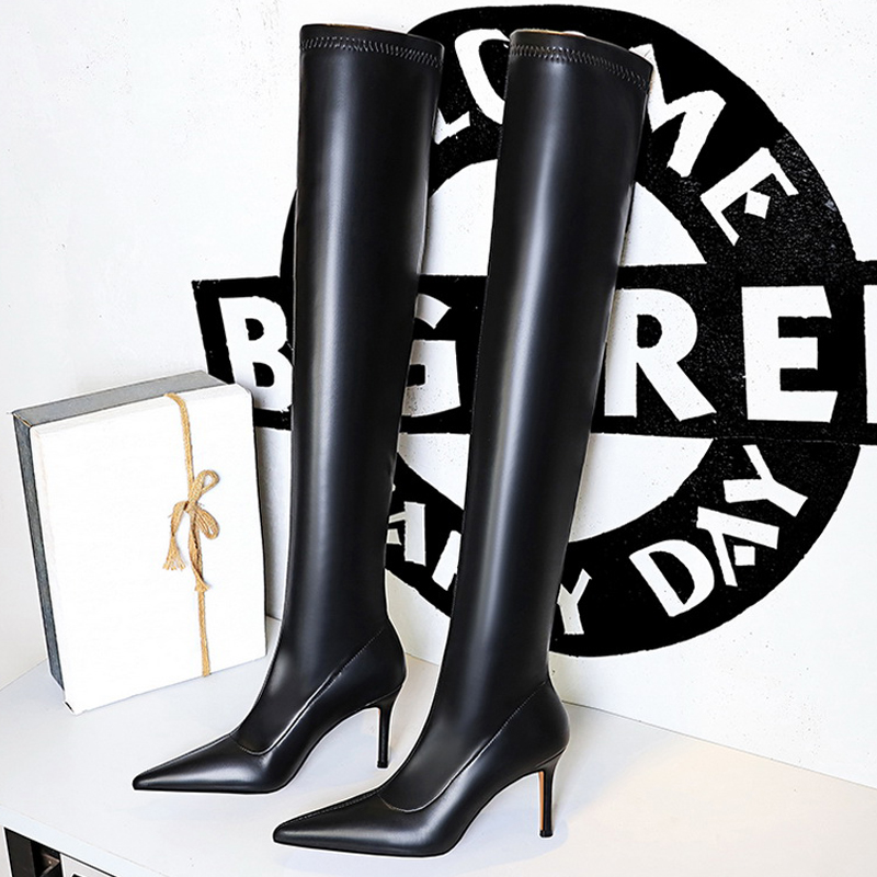 Shoe Tree - Seksi Diz Üstü Çizmeler Kadın Ayakkabıları